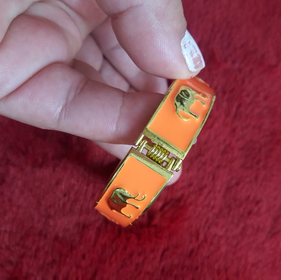 Cuff Bracelet with elefants WOMEN'S - Picture 5 of 7